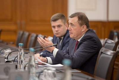Модернизацию порта Корсаков обсудили Лимаренко и Ядров