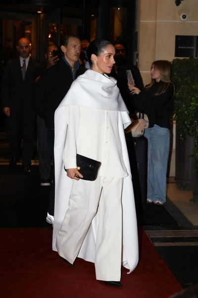 Правда, что Меган Маркл «напросилась» на Неделю моды в Париже и показ Balenciaga? | Источник: NACA/Copyright © 2025 BACKGRID, Inc.