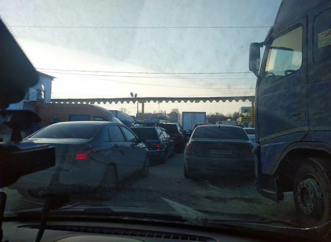 Рязанцы встали в серьезную пробку на Пятой базе | ya62.ru