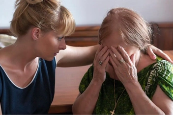 «Просто сказала маме, что я скучаю, а она восприняла это в штыки — у нее даже поднялось давление!»