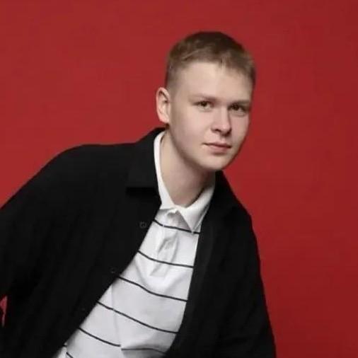 <p>Арсений Абрамов</p>
