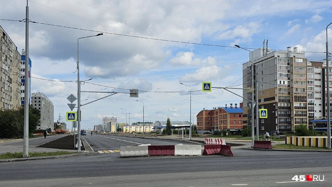 В Кургане открыли движения автомобилей по улице Фарафонова | Источник: Дарья Никитченко / 45.RU