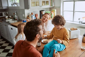 Какие родители самые счастливые? Ученые наконец нашли ответ