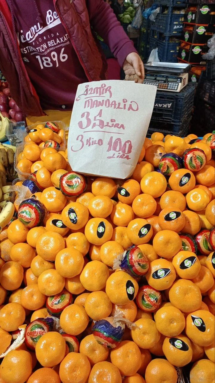 Отборные мандарины в Турции на базаре продаются чуть больше по 180 рублей за 3 килограмма | Источник: читатель MSK1.RU