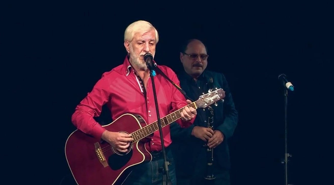 ТАСС: скончался автор и исполнитель хита «Молодая» Ефрем Амирамов | Источник: Ефрем Амирамов / VK