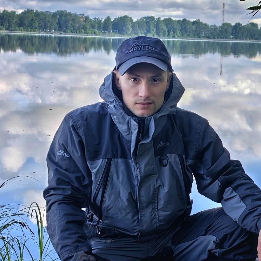 <p>Максим Подобедов</p>