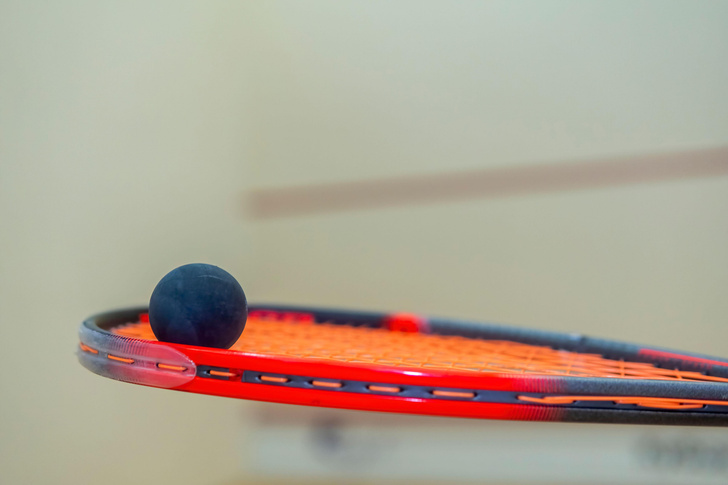 Спорт с ракеткой, но не теннис: 7 причин начать играть в сквош