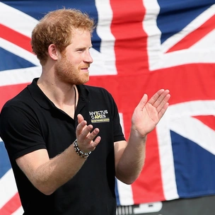 Почему принц Гарри всегда носит этот браслет (дело не в Меган)