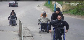 После посещения мощей Ильи Муромца в Киево-Печерской лавре прикованный к коляске Олег начал ходить