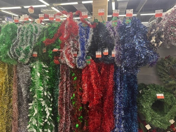 Мишура в магазинах | Источник: Дарья Гранкина / 26.RU