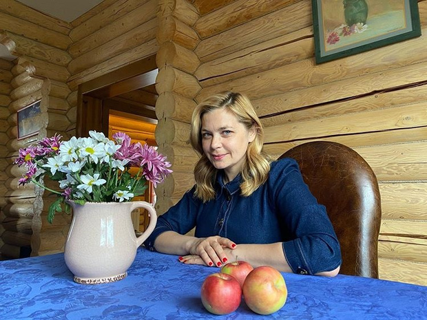 Фото №1 - Пегова, Семенович и другие звезды, которые переехали к родителям