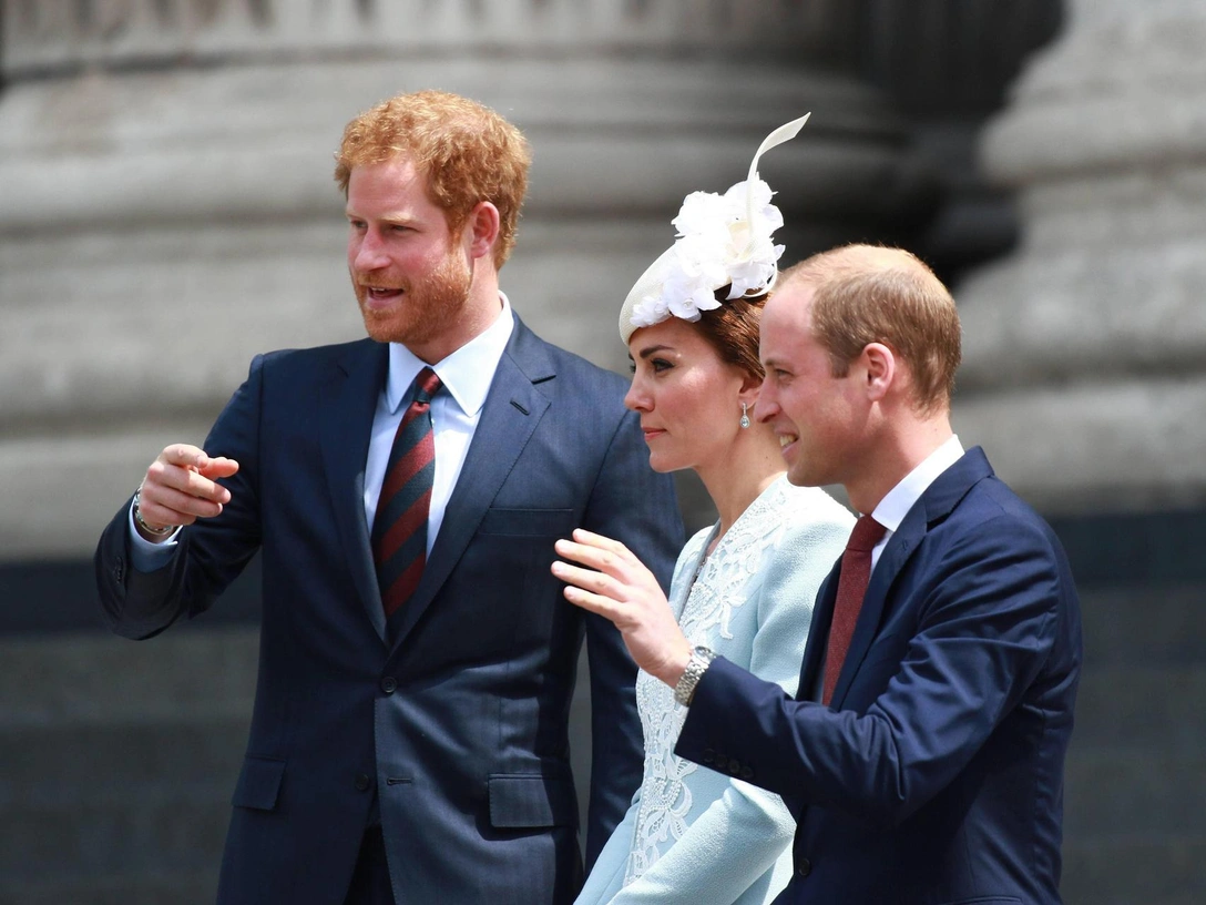 Принц Гарри, принц Уильям и Кейт Миддлтон, 2016 год | marieclaire.ru