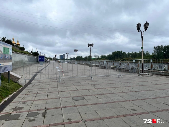 Эта часть набережной закрыта | Источник: Анатолий Кузнецов / 72.RU
