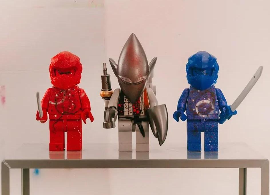 Не силой, а умом: новый персонаж Lego Ninjago от нью-йоркского художника Futura | Источник: Тонье Тилесон