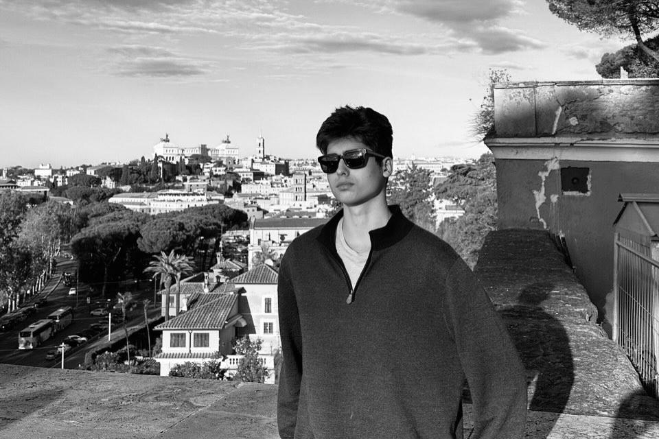 Софья Капкова и Дмитрий Гудков* похоронили в Нью-Йорке 20-летнего сына, покончившего с собой