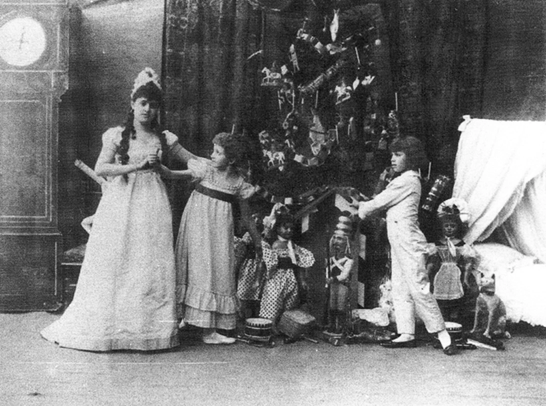 Фрагмент спектакля «Щелкунчик» в постановке Императорского Мариинского театра, 1892 г. | marieclaire.ru