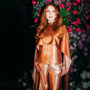 Модный прием: Линдси Лохан подобрала образ под цвет волос на Неделе моды в Нью-Йорке