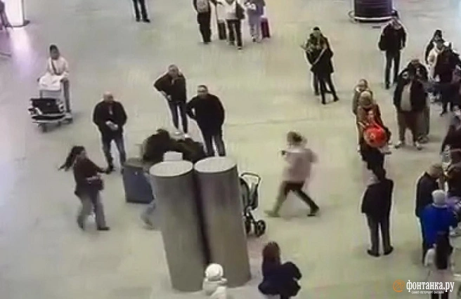 Затеяли драку и отняли ребенка. СК присматривается к конфликту в Пулково | Источник: «Фонтанка.ру»