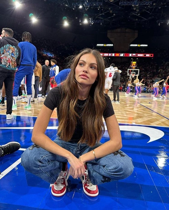 Во Франции Блондо достаточно известна | Источник: thylaneblondeau / Instagram (деятельность запрещена в РФ)