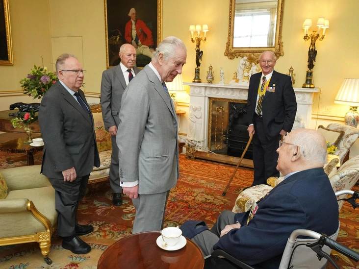 Карл III на встрече с ветеранами Корейской войны, 19 марта 2024 год