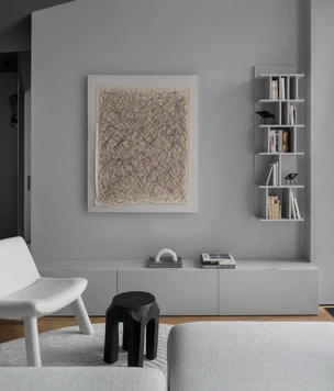 Геометрия серого: квартира 44 м² в центре Москвы