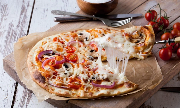 «Маргарита» без сыра: Роскачество назвало марки популярной пиццы, которую посыпают «пальмой»