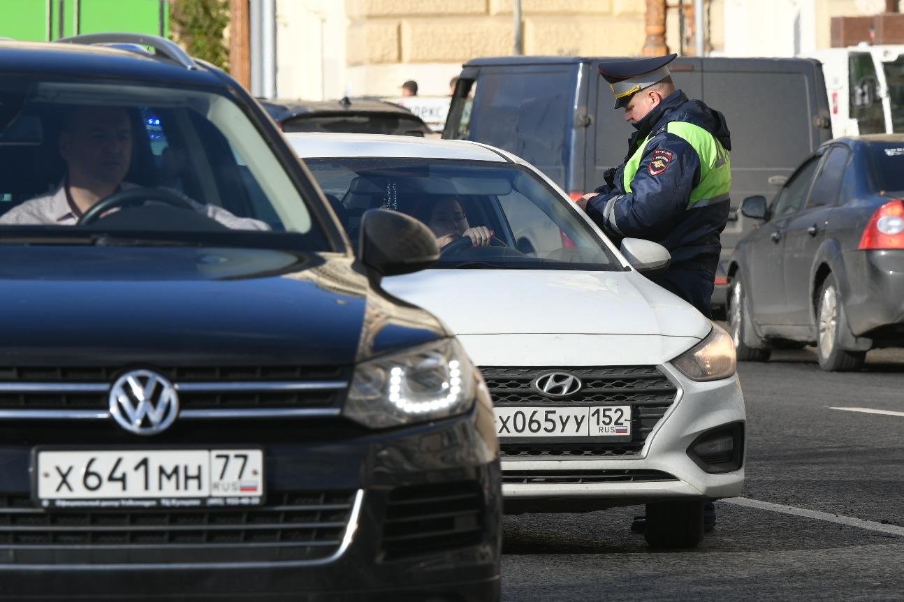 Почему в Москве повсюду стоят наряды ДПС, зачем по всему городу работают  инспекторы ГИБДД, 24 октября 2022 г. - 24 октября 2022 - МСК1.ру