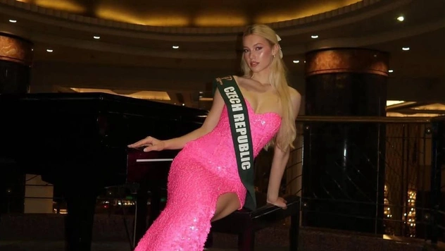 Титул «Мисс Земля — 2025» завоевала чешская модель Натали Пушкинова: смотрим фото красотки