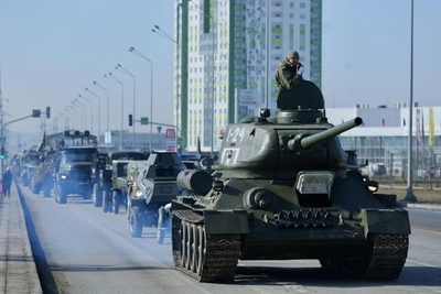 Военная техника проехала по Екатеринбургу на репетиции парада