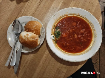 Борщ с пампушками | Источник: Серафима Путиева / MSK1.RU