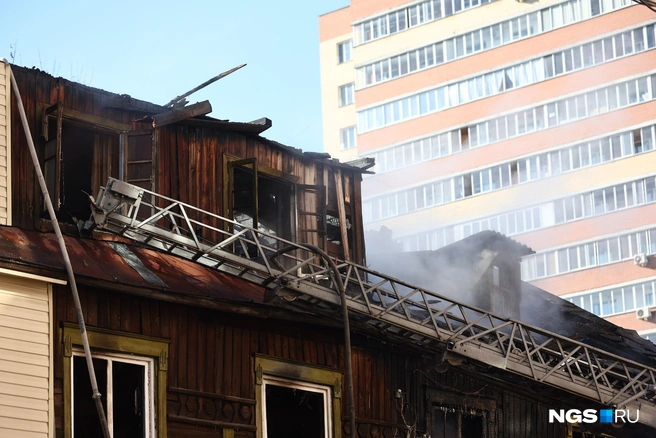 В дом пока никого не пускают | Источник: Александр Ощепков / NGS.RU