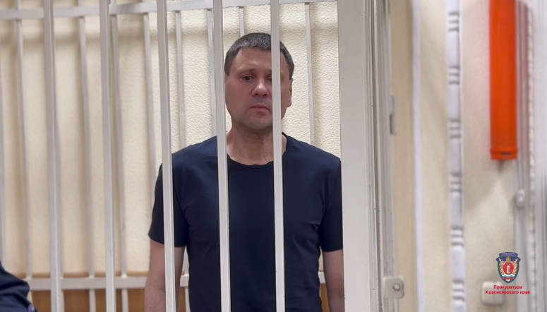 Экс-главу ГИБДД Красноярского края отправят в колонию строгого режима за продажу красивых номеров и…