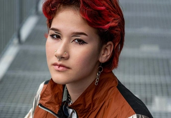 «Беды с башкой»: девушка побрила голову и стала объектом насмешек на сайте знакомств