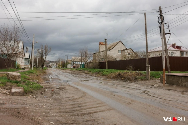 Сейчас на месте гигантского водоема почти сухо | Источник: Алексей Волхонский / V1.RU