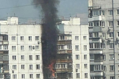 В Солнцево загорелась многоэтажка: огонь перекинулся на шесть этажей