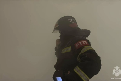 Пожар в уфимском ТЦ: угольный склад тушат 69 спасателей