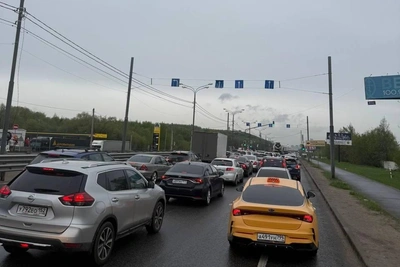В Москве 8-балльные пробки и перекрытия дорог