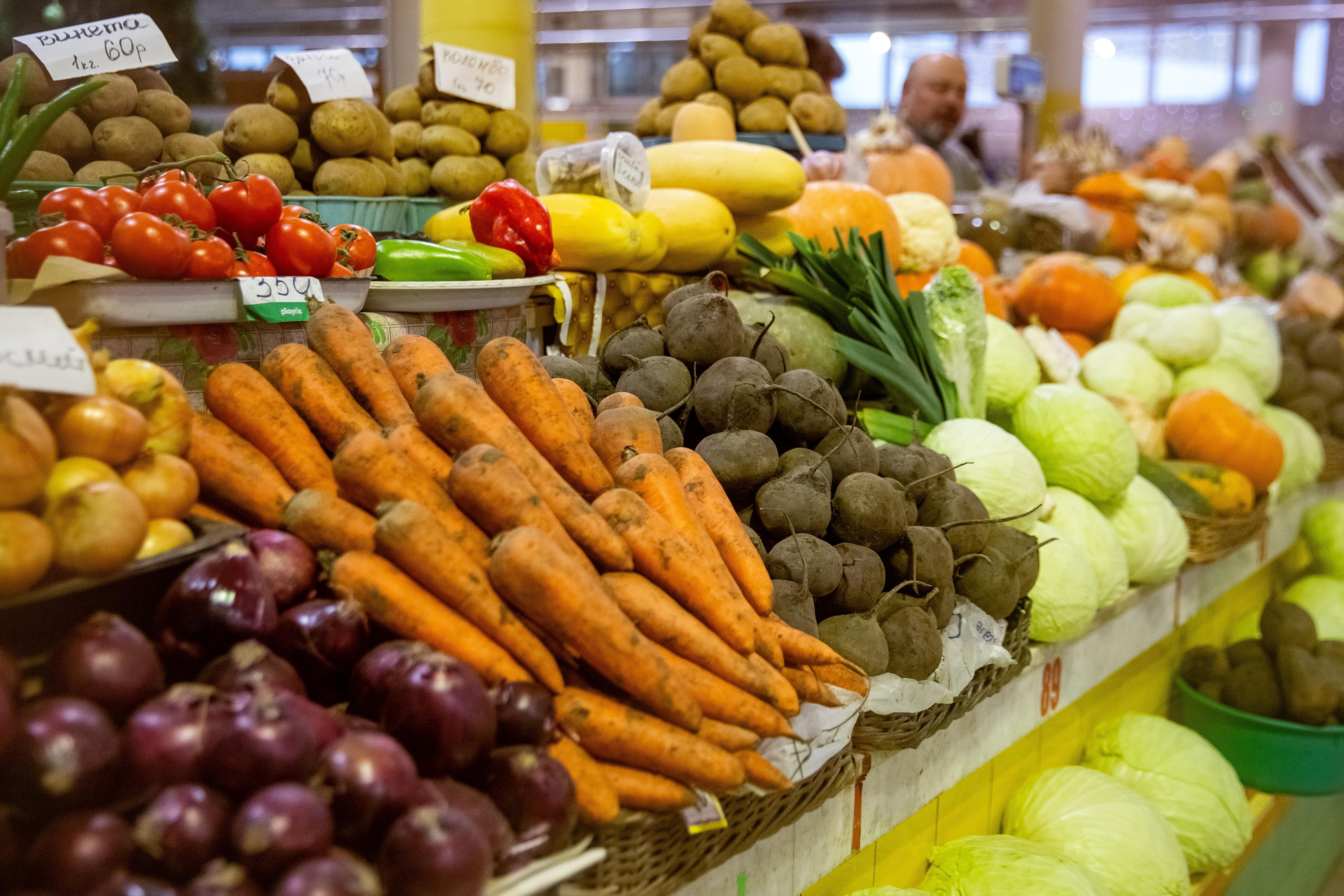 Сразу несколько продуктов подешевеют в России — список