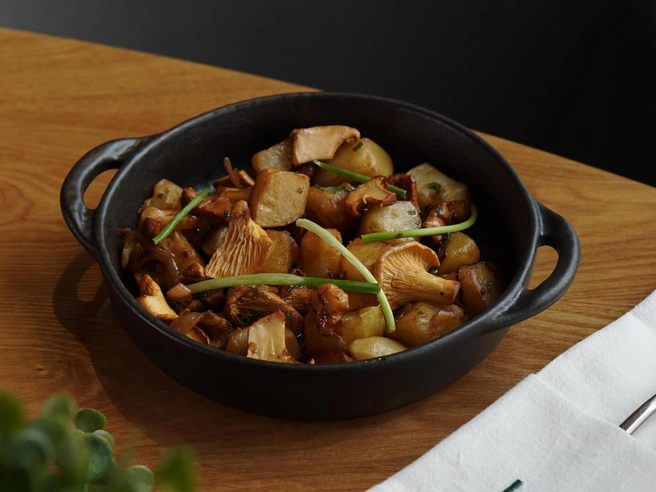 Лисички — очень популярные на Урале грибы, но их надо уметь готовить | Источник: ресторан «Ива»