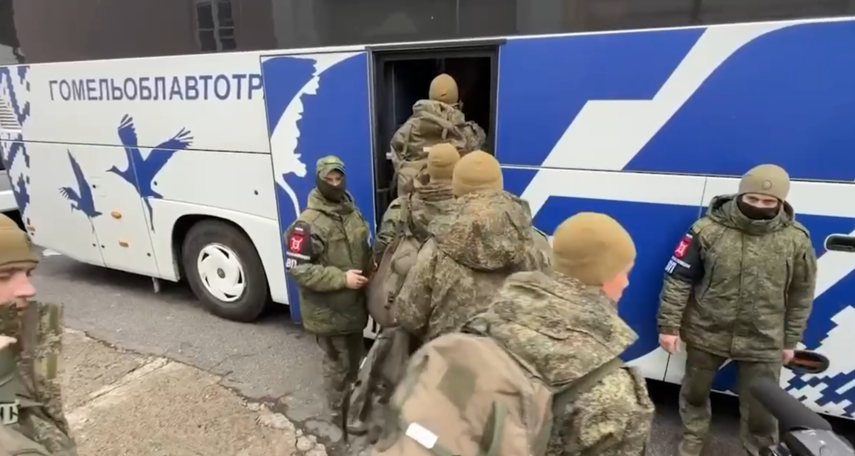 «Находимся на связи с мамой бойца»: оренбуржец вернулся домой из украинского плена