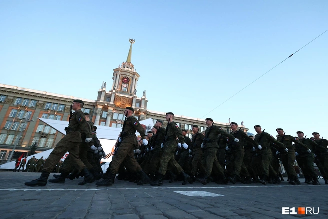 Поэтому они оттачивают мастерство на репетициях  | Источник: Владислав Лоншаков / E1.RU