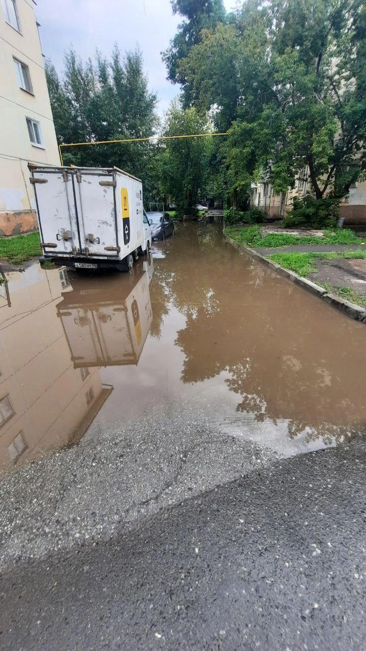 Екатеринбуржцы рассказали, какие дороги уходят под воду после каждого ливня  в городе, почему улицы Екатеринбурга топит после дождя - 6 августа 2023 -  Е1.ру