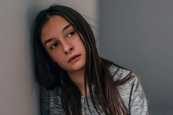 «Мне 15 лет. Друзей нет, чувствую себя одиноко»