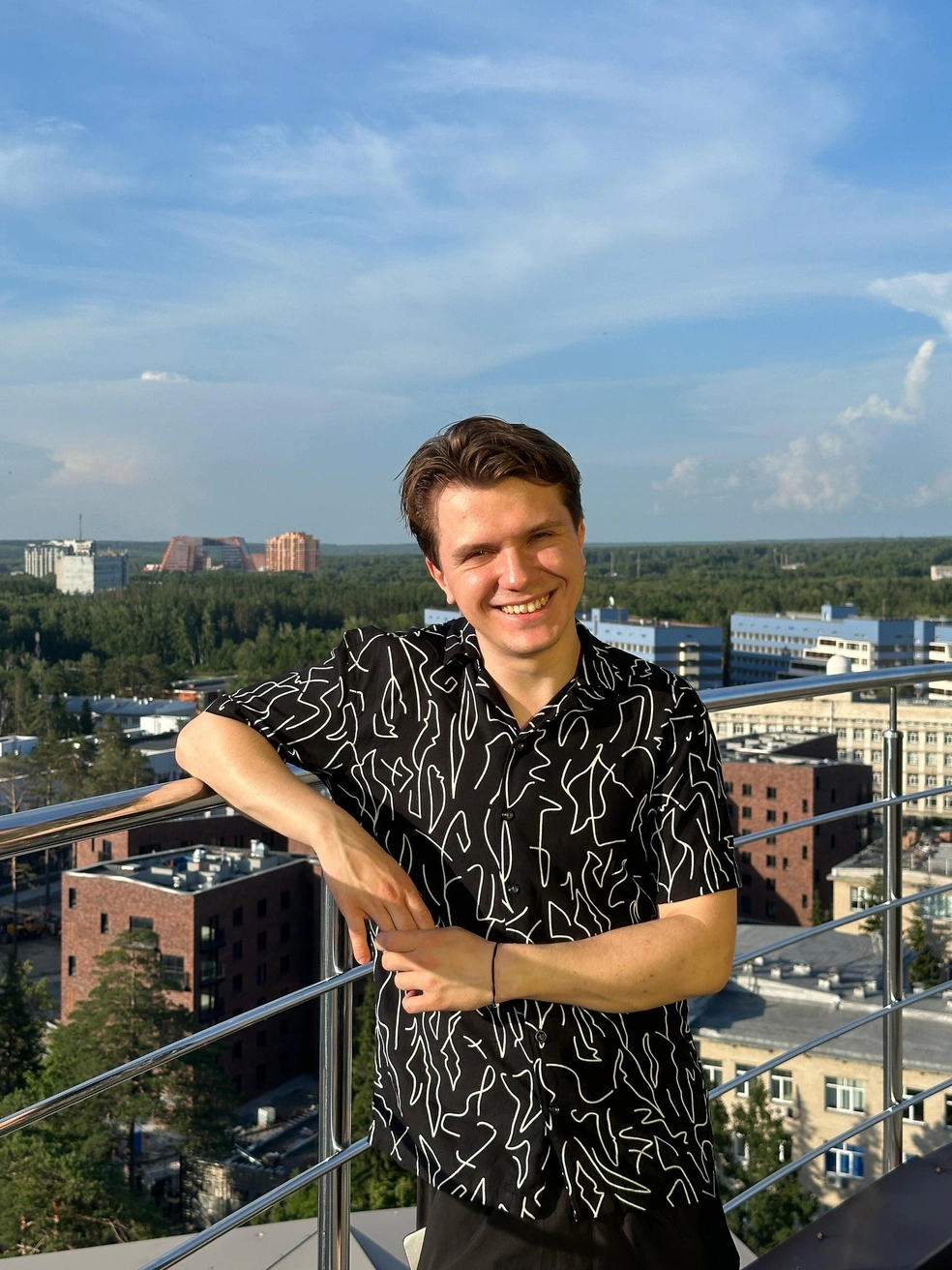Максим Емельянов пошутил, что опасности развития искусственного интеллекта президенту не угрожают | Источник: badfatmax / vk.ru