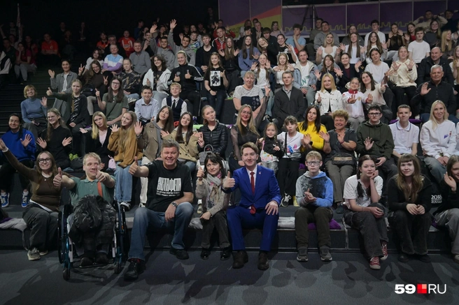 Журналист сделал общую фотографию со всеми зрителями | Источник: Василина Любимова / 59.RU