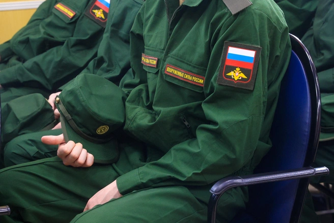 Во время осеннего призыва в Петербурге будут направлять электронные повестки | Источник: Сергей Михайличенко, «Фонтанка.ру»