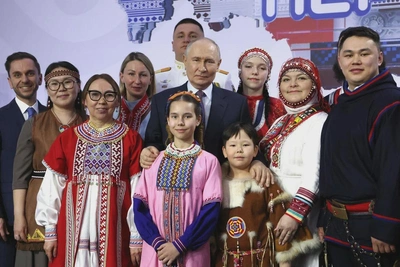 Владимир Путин пообщался с бесермянами на марафоне Знание.Первые