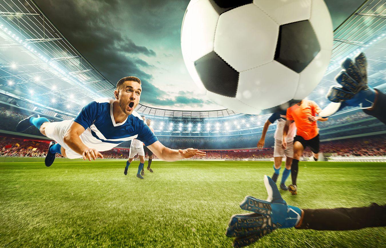 Свободный удар в футболе – что это, когда назначают, правила исполнения