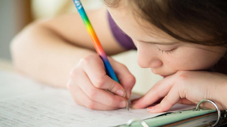 Как как помочь школьнику с диагнозом СДВГ: 5 самых популярных вопросов про синдром дефицита внимания с гиперактивностью