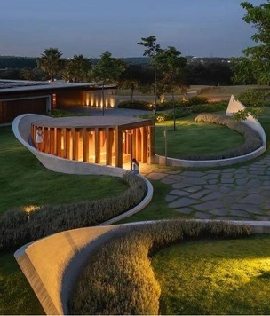 Капелла в Сан-Паулу: бетон, дерево и путь к уединению